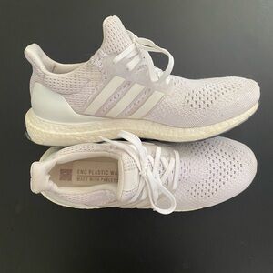 Adidas Ultraboost Running Sneakers in White Great Condition!